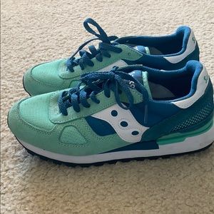 Saucony women shoes